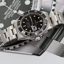 Carica l'immagine nel visualizzatore di Gallery, Rolex Submariner Date ref. 16610 "Swiss" - Oyster bracelet
