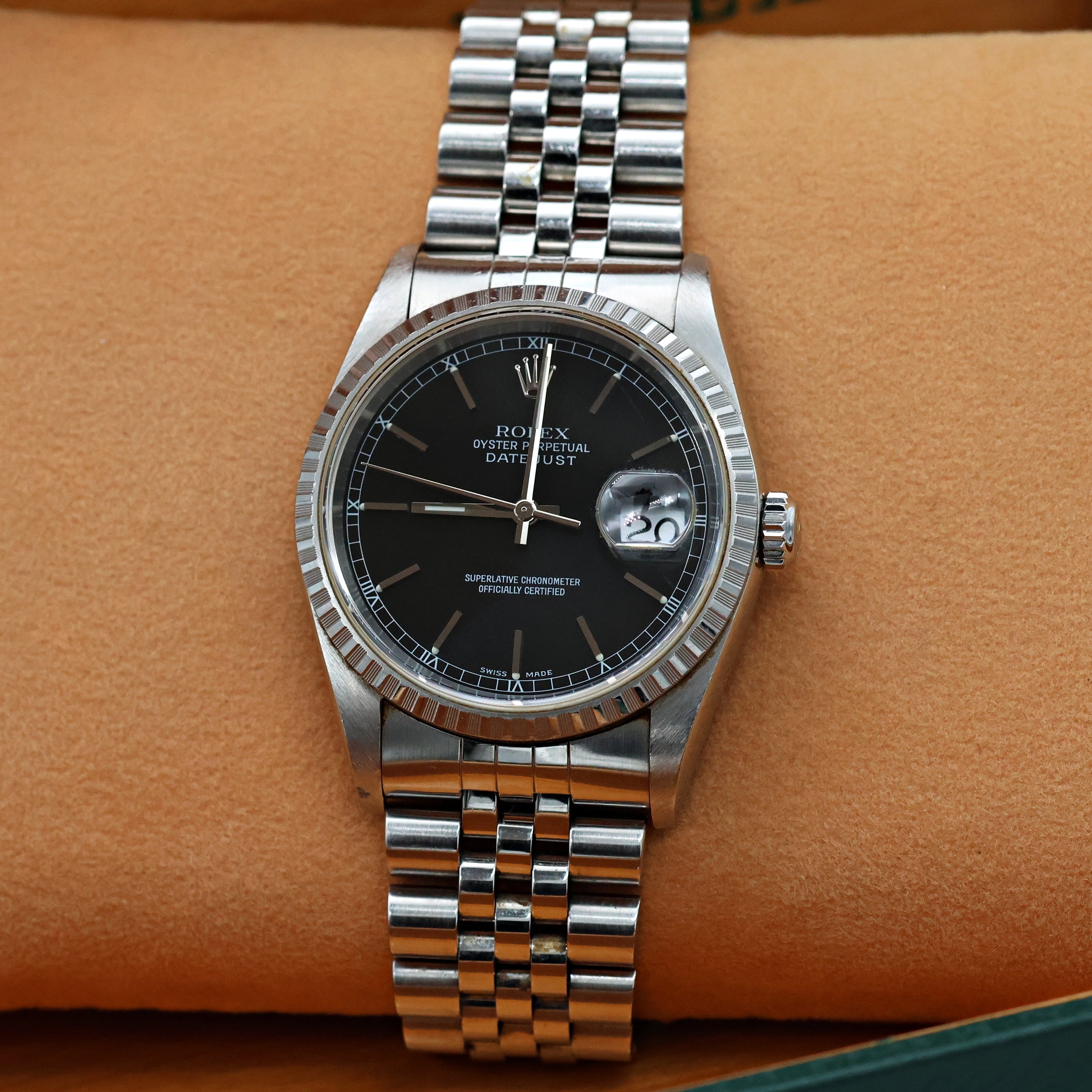 Rolex Datejust ref. 16220 Black (Circle) Dial Jubilee Bracelet Full Set