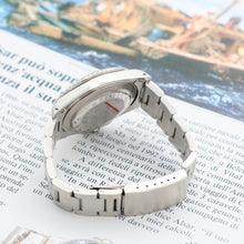 Load image into Gallery viewer, Rolex GMT Master II 16710 - Pepsi Bezel &quot;Tritium&quot;
