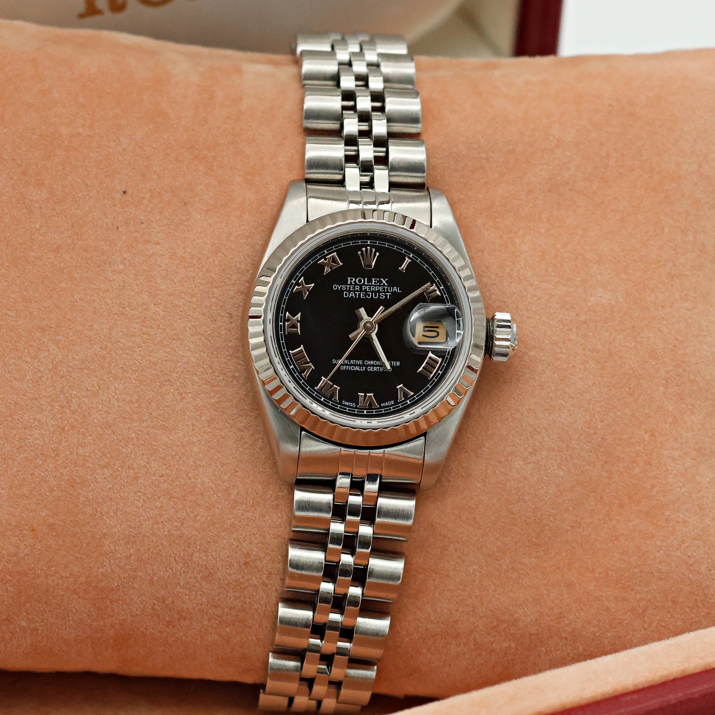Rolex Lady-Datejust ref. 69174 - Black Roman Dial - Jubilee bracelet