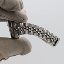Załaduj obraz do przeglądarki galerii, Rolex Lady-Datejust ref. 69174 - Black Roman Dial - Jubilee bracelet

