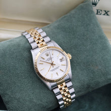 Bild in Galerie-Viewer laden, Rolex Datejust 31 mittelgroße Ref. 68273 - Silber -Zifferblatt mit goldenen Indizes - Vollständiger Satz
