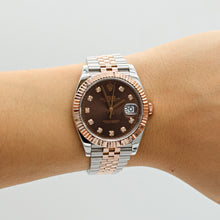 Cargar imagen en el visor de la galería, Rolex Datejust ref. 126331 Chocolate Diamonds dial Rose Gold / Steel - Oyster bracelet
