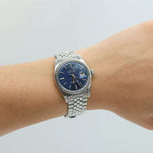 Indlæs billede til gallerivisning Rolex Datejust ref. 1603 - Steel Bezel - Blue Soleil dial (V III) - Jubilee Bracelet
