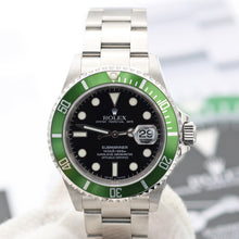 Załaduj obraz do przeglądarki galerii, Rolex Submariner Date 16610LV (Kermit) with Green Bezel
