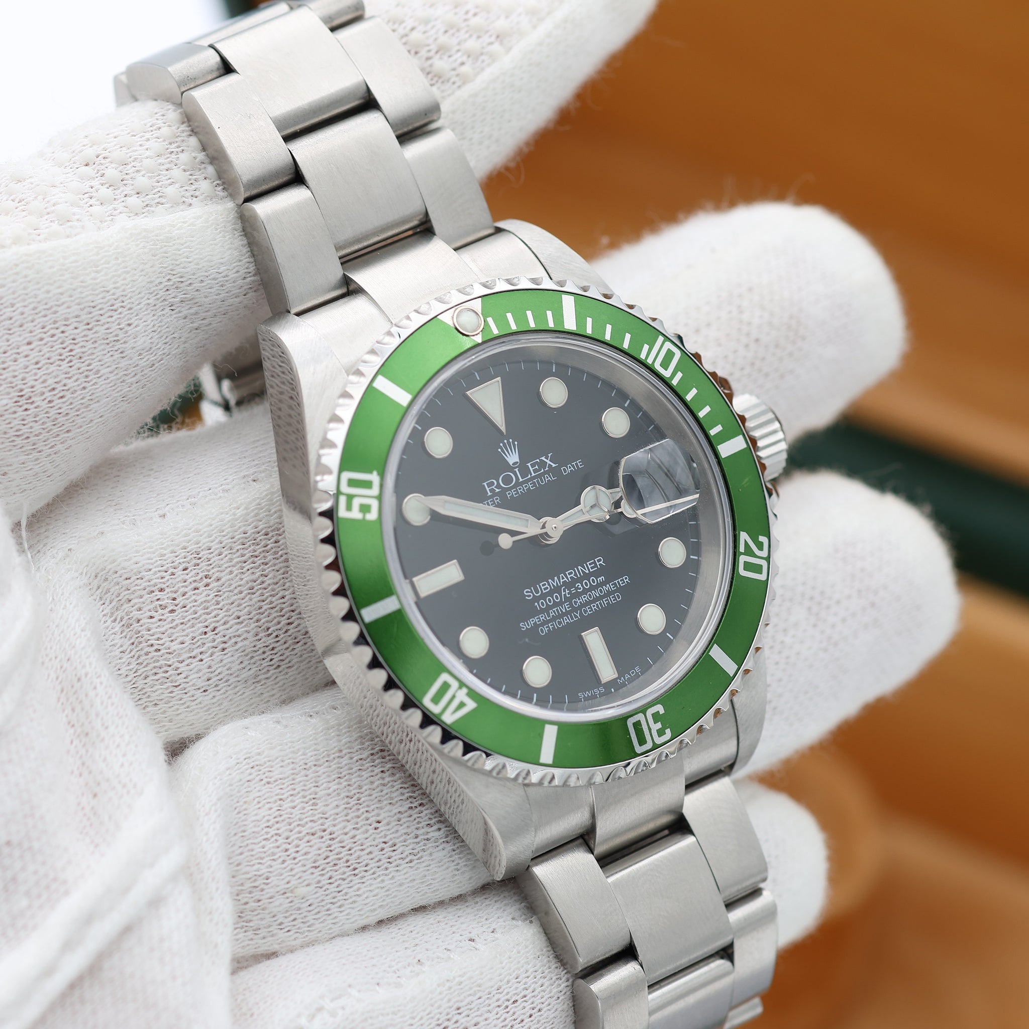 Buy Watch Rolex Submariner Date 16610LV - Green Bezel - Full Set