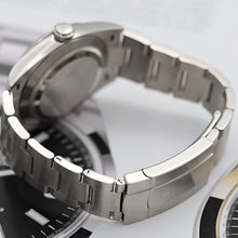 Indlæs billede til gallerivisning Rolex Oyster Perpetual 134300 - Green "Pistachio" Dial - Full set
