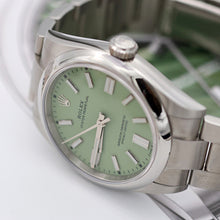 Indlæs billede til gallerivisning Rolex Oyster Perpetual 134300 - Green "Pistachio" Dial - Full set
