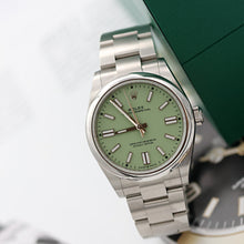 Indlæs billede til gallerivisning Rolex Oyster Perpetual 134300 - Green "Pistachio" Dial - Full set
