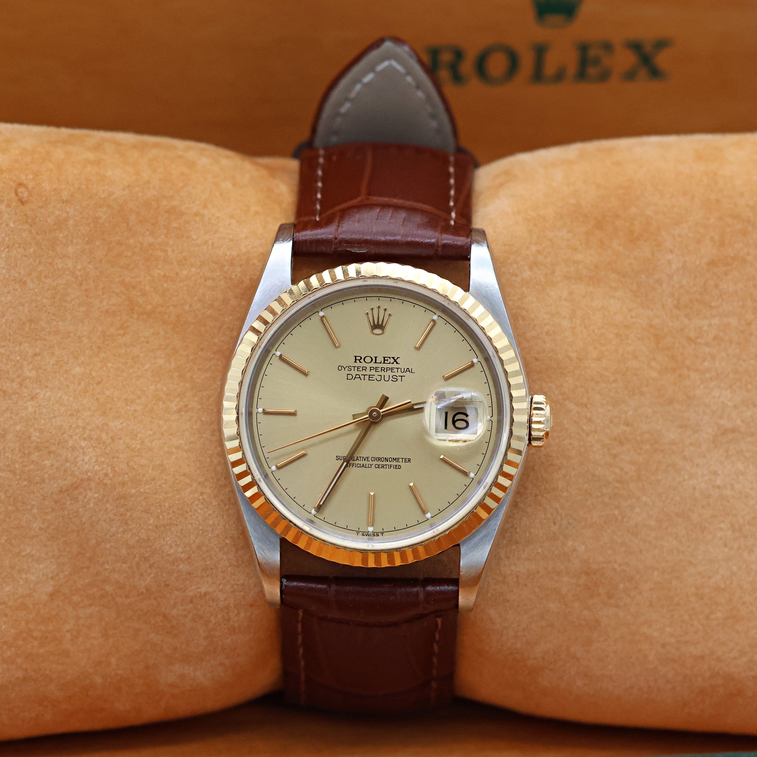 Rolex Datejust 36 ref. 16233 Champagne dial - Leather Strap - Full Set