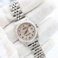 Załaduj obraz do przeglądarki galerii, Rolex Lady-Datejust ref. 69174 - Millennary Dial Jubilee bracelet

