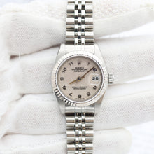 Załaduj obraz do przeglądarki galerii, Rolex Lady-Datejust ref. 69174 - Millennary Dial Jubilee bracelet
