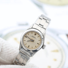 Charger l&#39;image dans la galerie, Rolex Oyster Perpetual Lady ref. 6618 - SIlver Dial - Oyster Bracelet
