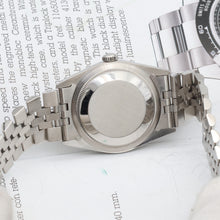 Indlæs billede til gallerivisning Rolex Datejust 36 ref. 16220 Silver Dial - Jubilee Bracelet
