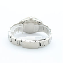 Załaduj obraz do przeglądarki galerii, Rolex Oyster Perpetual Date ref. 1501 34mm - Black Dial (IV) - Oyster bracelet

