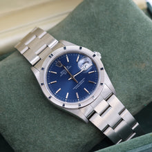 Charger l'image dans la galerie, ON SALE: Rolex Oyster Perpetual Date ref. 15210 - Blue Dial - Full Set
