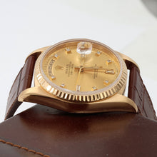 Bild in Galerie-Viewer laden, Rolex Day-Date ref. 18238 Champagne Diamonds Dial - Leather Strap
