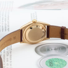 Bild in Galerie-Viewer laden, Rolex Day-Date ref. 18238 Champagne Diamonds Dial - Leather Strap
