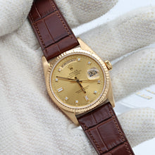 Bild in Galerie-Viewer laden, Rolex Day-Date ref. 18238 Champagne Diamonds Dial - Leather Strap
