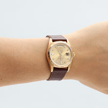 Bild in Galerie-Viewer laden, Rolex Day-Date ref. 18238 Champagne Diamonds Dial - Leather Strap
