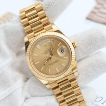 Load image into Gallery viewer, Rolex Day-Date 40 ref. 228238 &quot;The President&quot; - Champagne Dial - Full Set
