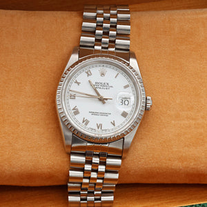 Rolex Datejust ref. 16220 White Roman (Small) Dial - Jubilee Bracelet