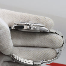 Charger l'image dans la galerie, Rolex GMT Master II 16710 - Pepsi Bezel "Tritium" Dial - Oyster
