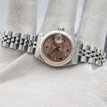 Carica l'immagine nel visualizzatore di Gallery, Rolex Lady-Datejust ref. 79174 - Salmon Arabic Dial - Jubilee bracelet
