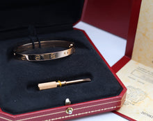 Załaduj obraz do przeglądarki galerii, Cartier Love Bracelet 750PG - 16 - with Box and Certificate + Screwdriver
