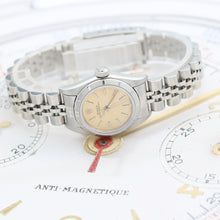 Załaduj obraz do przeglądarki galerii, Rolex Lady Oyster Perpetual ref. 76030 - Champagne Dial - Jubilee Bracelet
