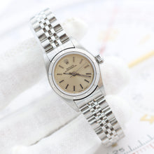 Charger l'image dans la galerie, Rolex Lady Oyster Perpetual ref. 76030 - Silver Dial - Jubilee Bracelet
