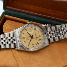 Bild in Galerie-Viewer laden, Rolex Datejust ref. 16030 - Jubilee Bracelet - Champagne Buckley Dial
