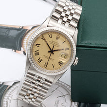 Bild in Galerie-Viewer laden, Rolex Datejust ref. 16030 - Jubilee Bracelet - Champagne Buckley Dial
