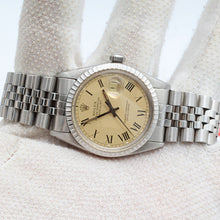 Bild in Galerie-Viewer laden, Rolex Datejust ref. 16030 - Jubilee Bracelet - Champagne Buckley Dial
