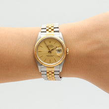 Bild in Galerie-Viewer laden, Rolex Datejust 36 ref. 16233 Champagne dial (V5) - Jubilee Bracelet - Full Set
