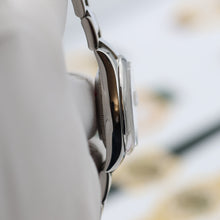Carica l'immagine nel visualizzatore di Gallery, Rolex Datejust Mid-size ref. 178240 - Silver Dial - Full Set
