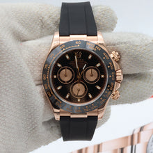 Charger l'image dans la galerie, Rolex Daytona ref. 116515 Black dial with pink subdials - Rubber-B strap - Full Set
