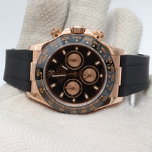 Charger l'image dans la galerie, Rolex Daytona ref. 116515 Black dial with pink subdials - Rubber-B strap - Full Set
