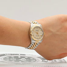 Carica l'immagine nel visualizzatore di Gallery, Rolex Datejust 36 ref. 16233 Cream Roman dial
