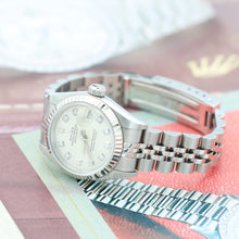 Carica l'immagine nel visualizzatore di Gallery, Rolex Lady-Datejust ref. 69174G - Diamonds Dial Jubilee bracelet
