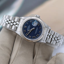 Załaduj obraz do przeglądarki galerii, Rolex Lady-Datejust ref. 69174 - Blue Roman Dial Jubilee bracelet - Full Set
