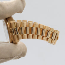 Carica l'immagine nel visualizzatore di Gallery, Rolex Day-Date 36 ref. 18038 - Champagne Diamonds dial -  President Bracelet
