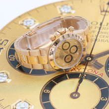 Załaduj obraz do przeglądarki galerii, Rolex Daytona 16528 - Champagne Diamonds Dial
