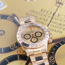 Załaduj obraz do przeglądarki galerii, Rolex Daytona 16528 - Champagne Diamonds Dial
