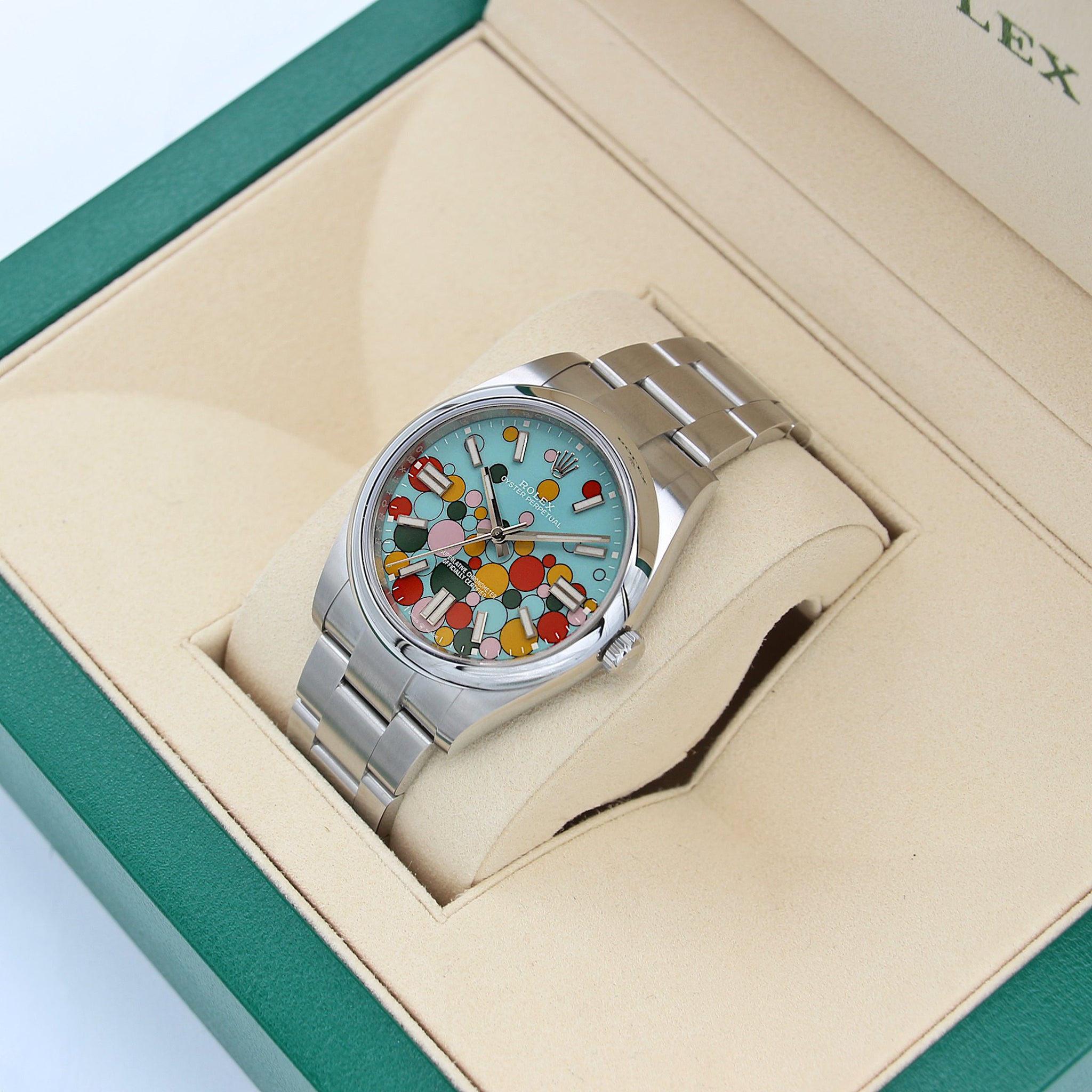 Rolex Oyster Perpetual 124300 - Celebration Dial - Full set 