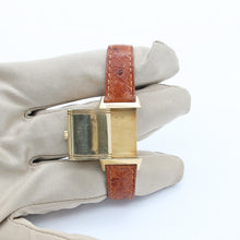 Załaduj obraz do przeglądarki galerii, Jaeger Le-Coultre Reverso Lady 18k Gold Quarz Ref. 260.1.08 Leather Strap
