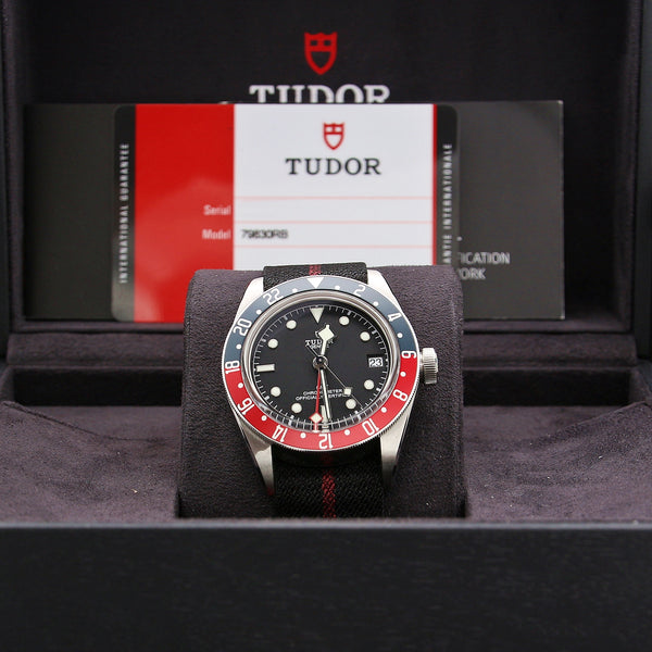 Tudor black bay gmt hotsell rubber strap