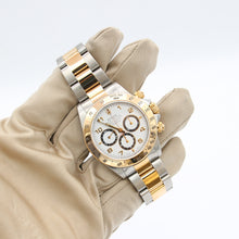 Załaduj obraz do przeglądarki galerii, Rolex Daytona ref. 16523 White Arabic Dial Oyster Bracelet
