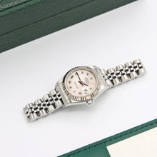 Carica l'immagine nel visualizzatore di Gallery, Rolex Datejust Lady ref. 69174 Jubilee bracelet - MOP Dial

