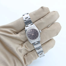 Załaduj obraz do przeglądarki galerii, Rolex Lady Oyster Perpetual 76030 - Black Dial - Oyster Bracelet
